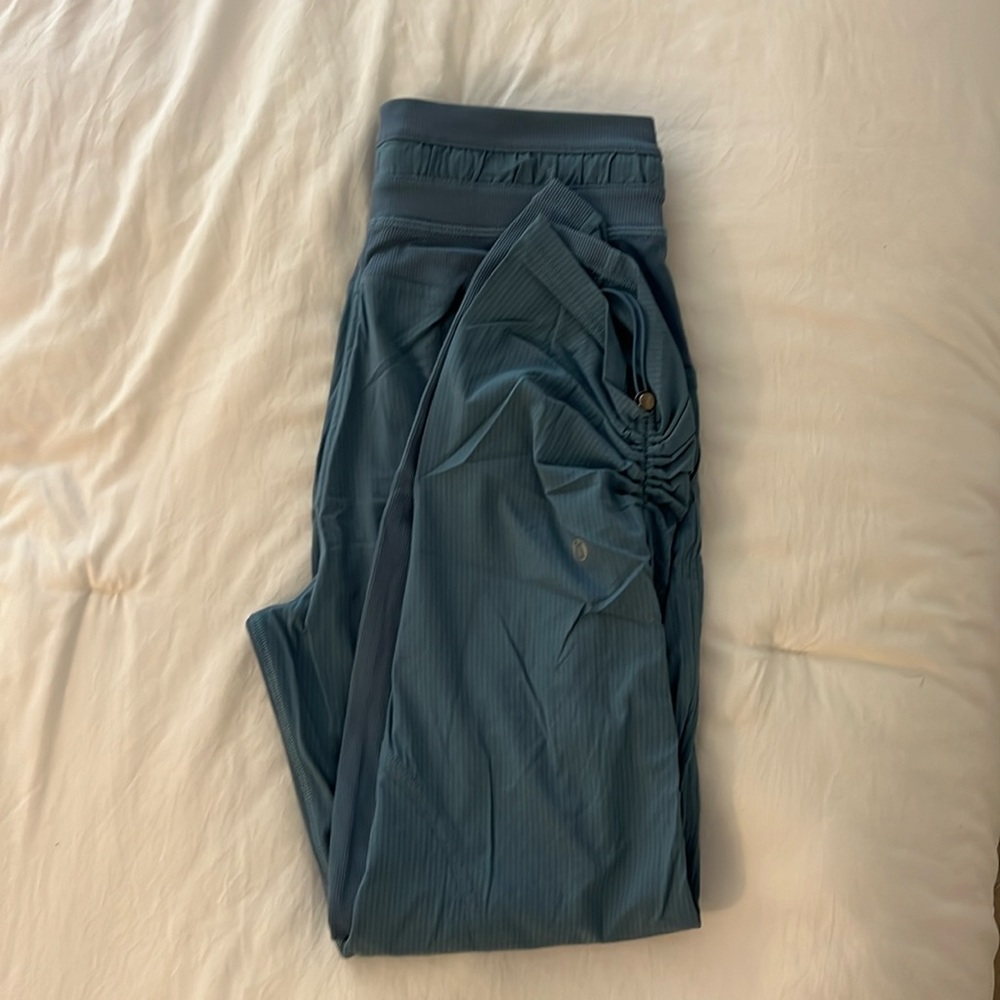 Lululemon dance studio jogger
